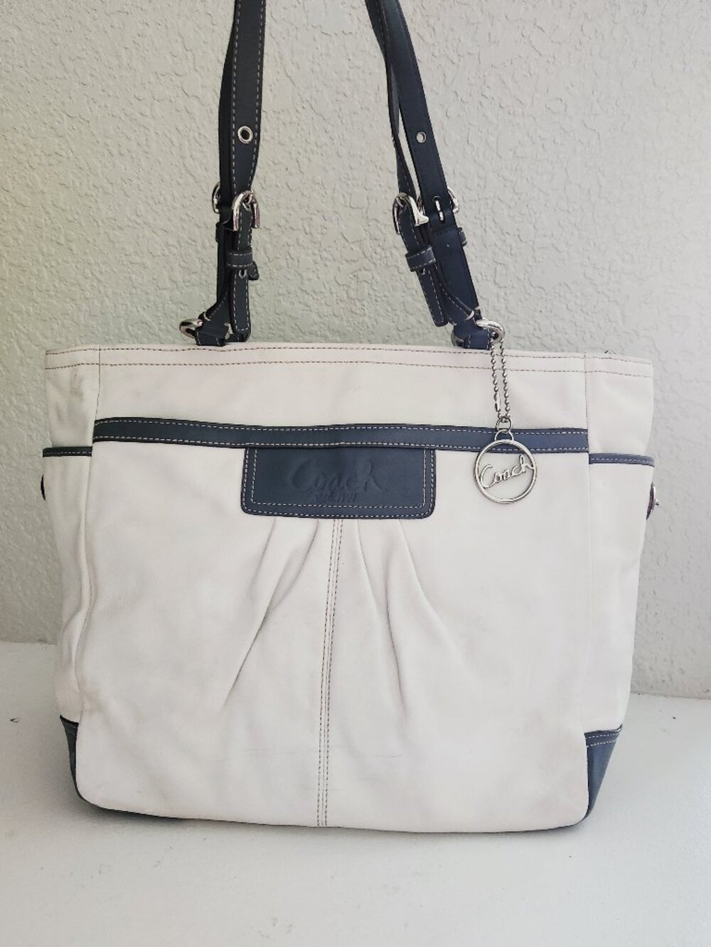 Coach Gallery White & Gray Shoulder Bag Purse